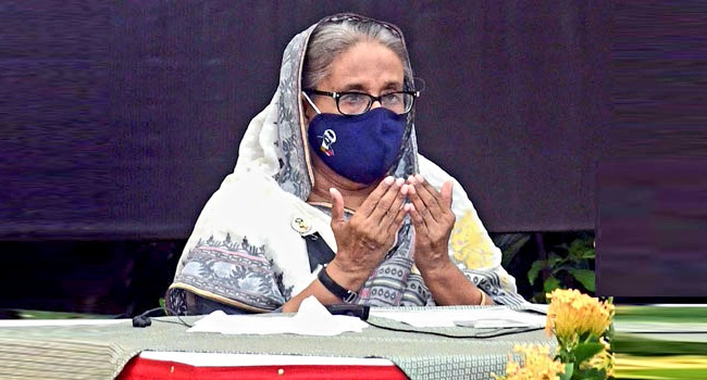 সরকারি কর্মকর্তা-কর্মচারী ও বস্তিবাসীদের মাঝে ফ্লাট হস্তান্তর করলেন প্রধানমন্ত্রী