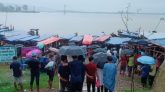 সাদা পাথর না দেখেই ফিরে গেলেন পর্যটকেরা