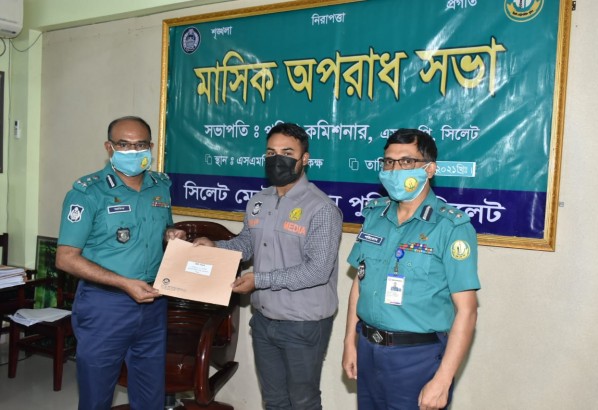 নায়েক সফিকে বিশেষভাবে সম্মানিত করলো এসএমপি