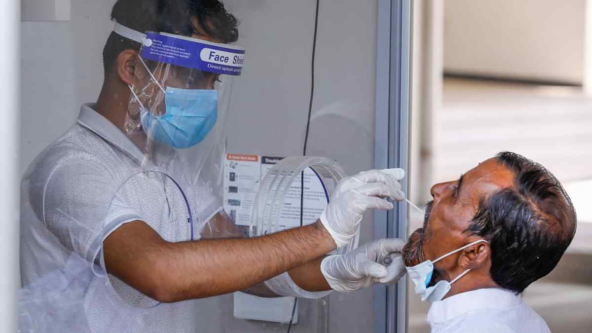 করোনা শনাক্ত ২ শতাংশের নিচে নামলঃ মৃত্যু ৬