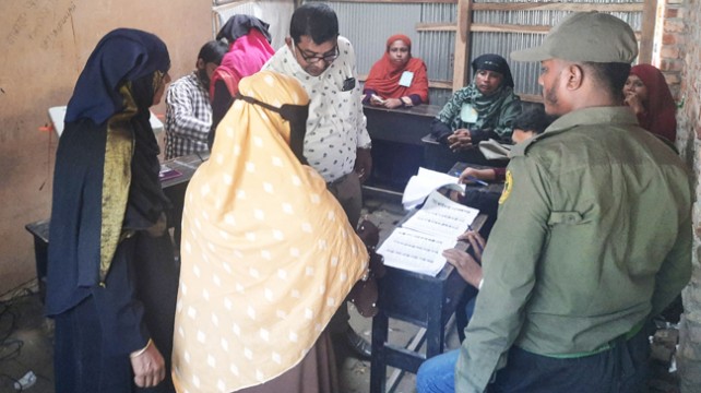 স্যার বলছে আমি রাইট আছি, কিন্তু আমার ভোট অন্যজন দিয়া দিছে’