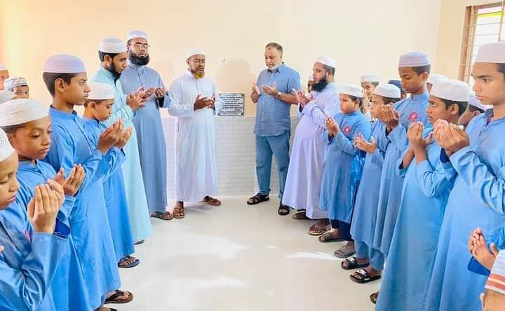 জামেয়া কোরআনিয়া সিলাম মাদরাসার এতিমখানার টাইলস কাজের উদ্বোধন