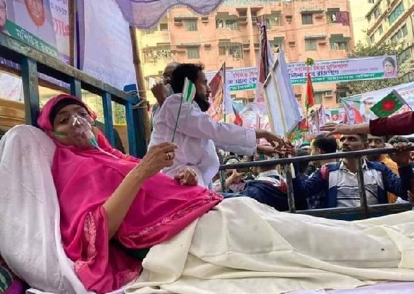 বিএনপির বিজয় র‍্যালিতে ‘অসুস্থ খালেদা’