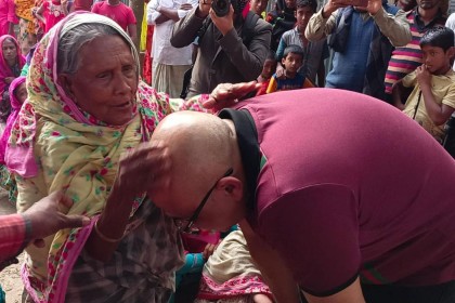 মা-বোনদের কাছে ক্ষমা চাইলেন মুরাদ