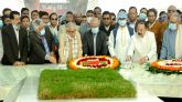জিয়াউর রহমানের মাজারে ফুলেল শ্রদ্ধা