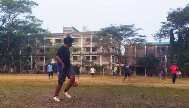 ফুটবলে ‘ফরিদ’ লিখে টুর্নামেন্ট, অনলাইনে সমালোচনা