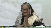 একুশে পদক দিলেন প্রধানমন্ত্রী