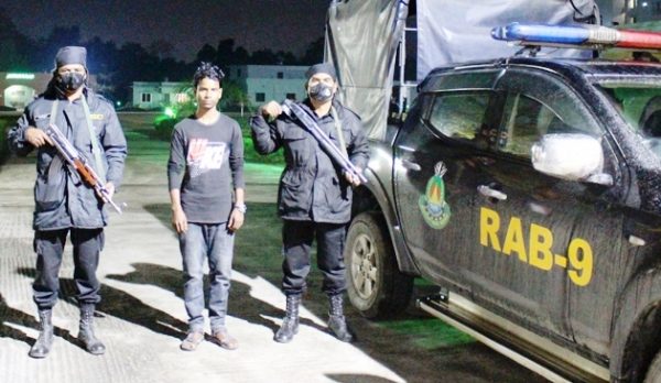 কুলাউড়ায় ৩৩০০ পিস ইয়াবাসহ যুবক গ্রেপ্তার