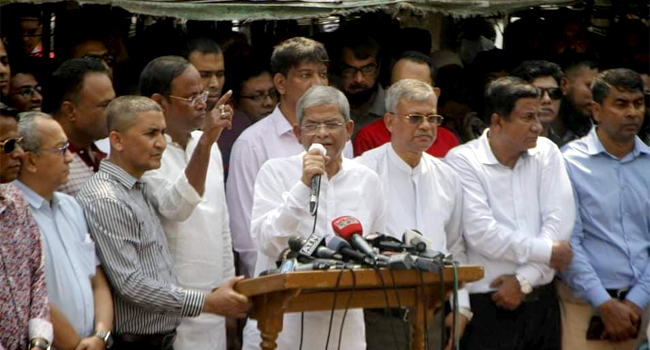 নির্দলীয় সরকারের হাতে ক্ষমতা হস্তান্তর করুন : মির্জা ফখরুল
