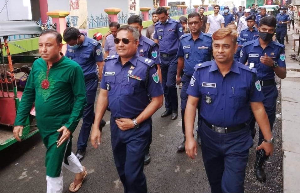 মৌলভীবাজার পৌর মেয়র এবং পুলিশ সুপারের উদ্যোগে ফুটফাত যানজট মুক্ত শহর