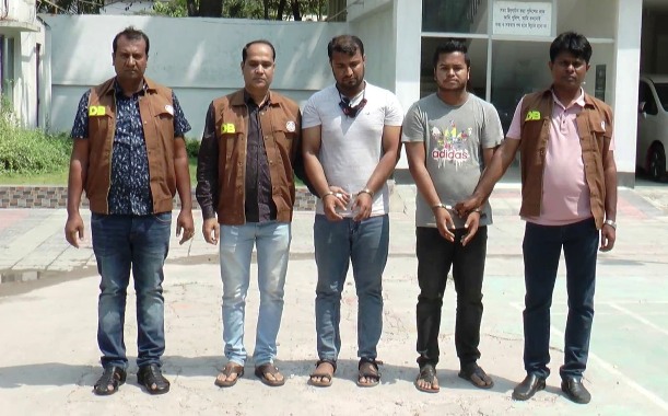 ২৯ বাংলাদেশির মৃত্যুর ঘটনায় দুই পাচারকারী গ্রেপ্তার