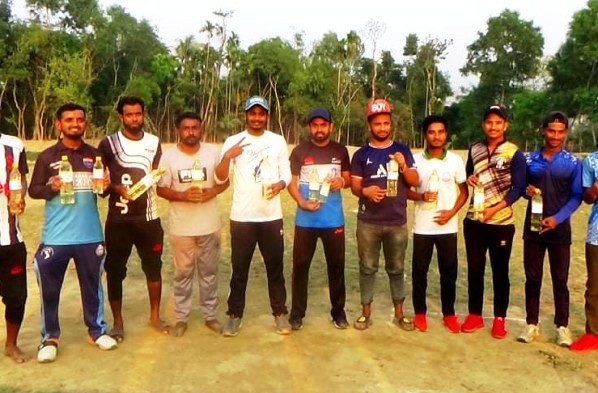 ওসমানীনগরে ক্রিকেট খেলায় পুরস্কার সয়াবিন তেল!