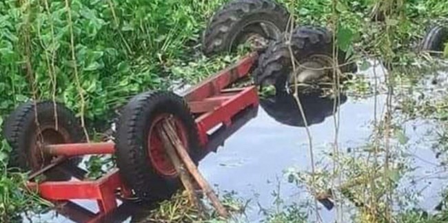 কুমিল্লায় ট্রাক্টর খালে পড়ে চালকসহ নিহত ৩