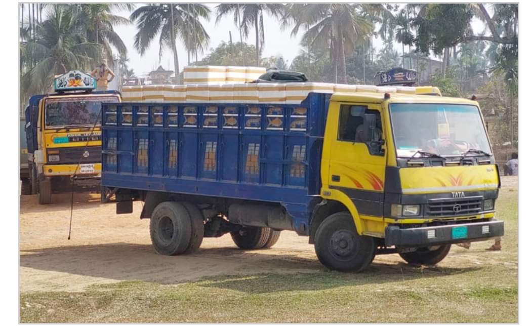 ভারতের কৈলাশহরে প্রথম প্রবেশ করল মাছ’সহ পণ্যবাহী ৬ ট্রাক