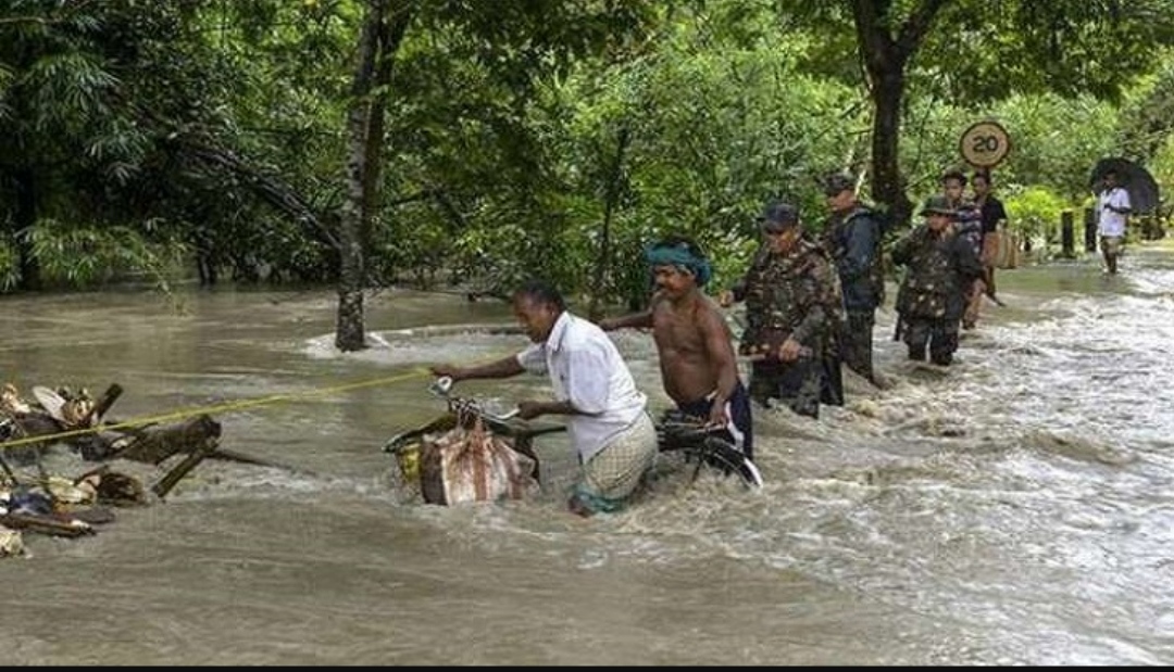 আসামে বন্যায় ২৮ জনের মৃত্যু