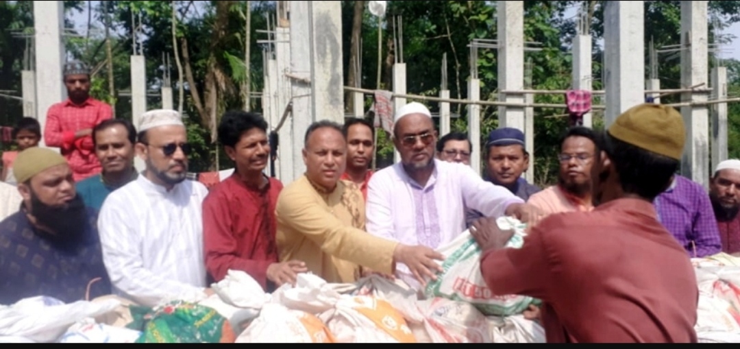 গোয়াইনঘাটে বন্যার্তদের মাঝে সিলেট জেলা বিএনপির ত্রাণ বিতরণ