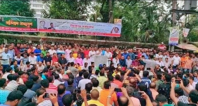 প্রেসক্লাবের সামনে যুবদলের বিক্ষোভ সমাবেশে জনতার ঢল