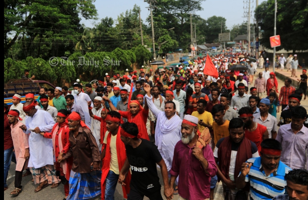 মানুষের সমতার বার্তা দেয় সিলেটের ৭ শ বছরের ‘লাকড়ি তোড়া উৎসব’