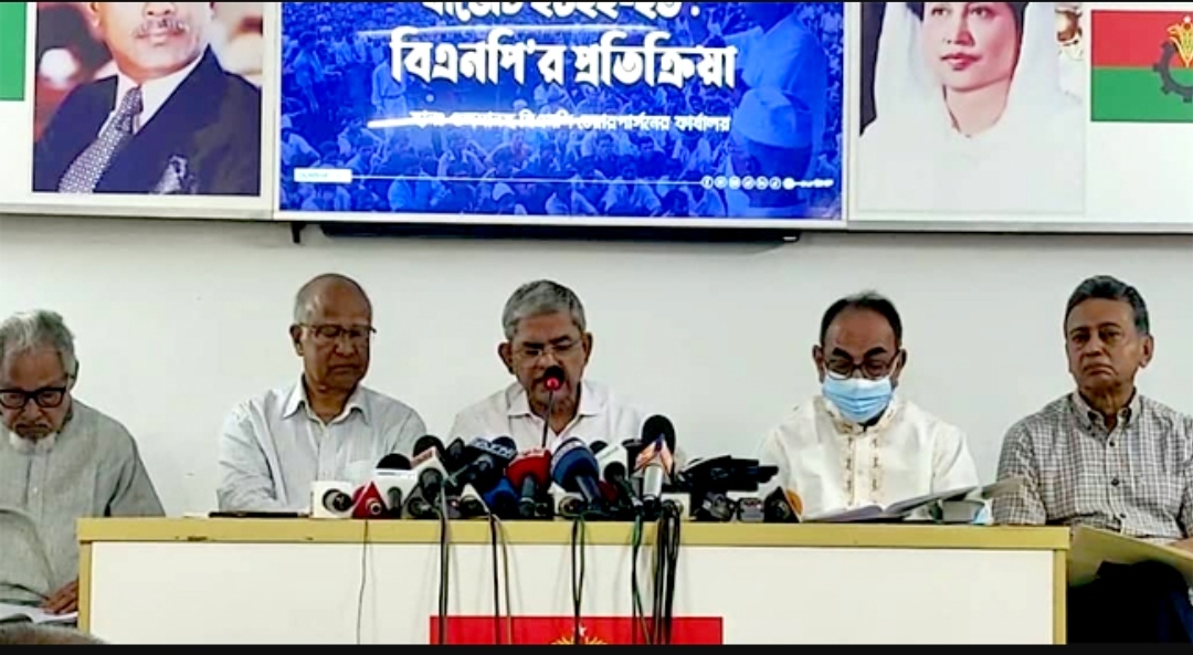 বেগম খালেদা জিয়াকে দেশের বাইরে চিকিৎসার পরামর্শ দিয়েছেন চিকিৎসকেরা