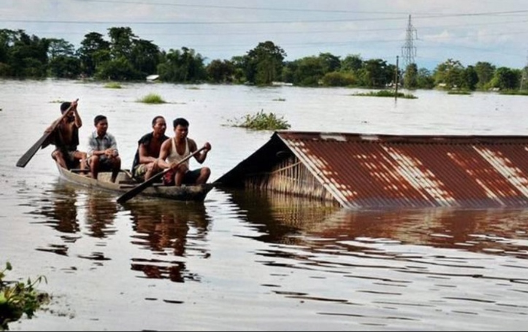 আসাম ও মেঘালয়ে রেড এলার্ট, ওপেন স্লুইচগেট