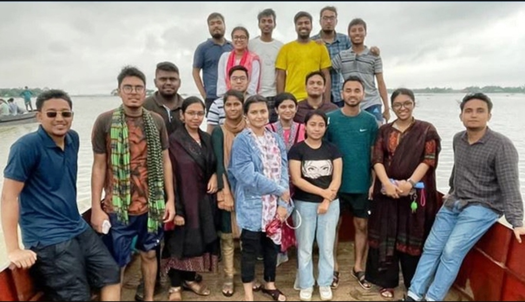 সুনামগঞ্জে ভ্রমণে গিয়ে বন্যায় আটকা ঢাবির ২১ শিক্ষার্থী