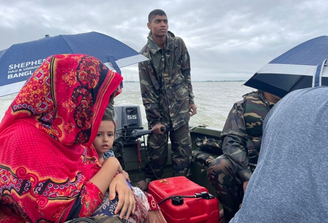 বন্যা কবলিত দেড় হাজার মানুষকে উদ্ধার