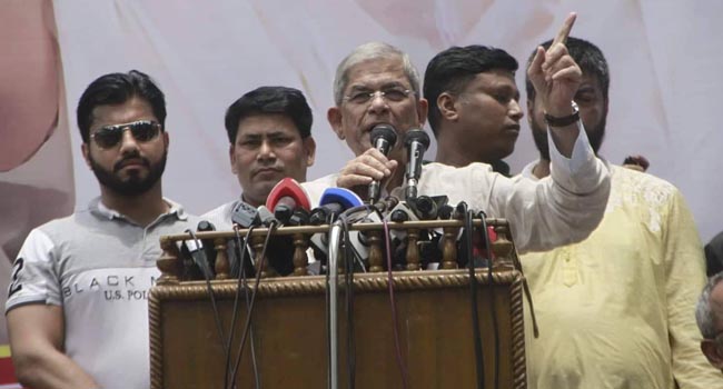 সড়কে নৈরাজ্যে প্রতিদিন শত শত মানুষ প্রাণ হারাচ্ছেন : মির্জা ফখরুল