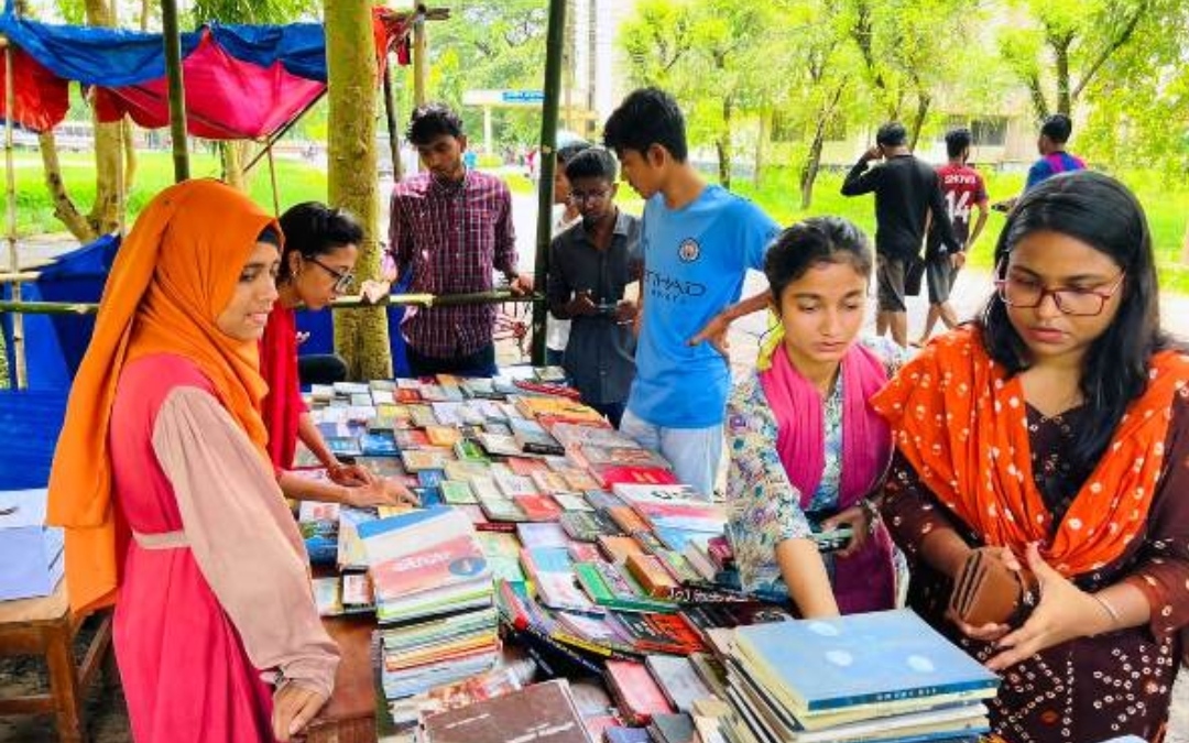 ক্যান্সার আক্রান্ত ইফতিকে বাঁচাতে শাবিতে বইমেলা