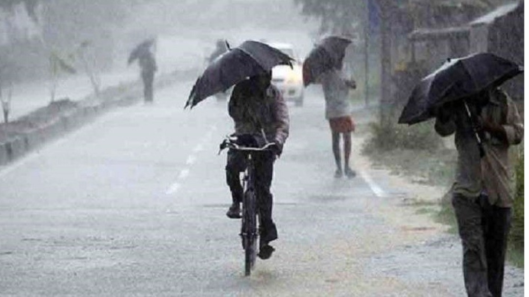 ঢাকায় বৃষ্টি, অন্যান্য স্থানে বজ্রবৃষ্টিসহ ঝড়ের আভাস