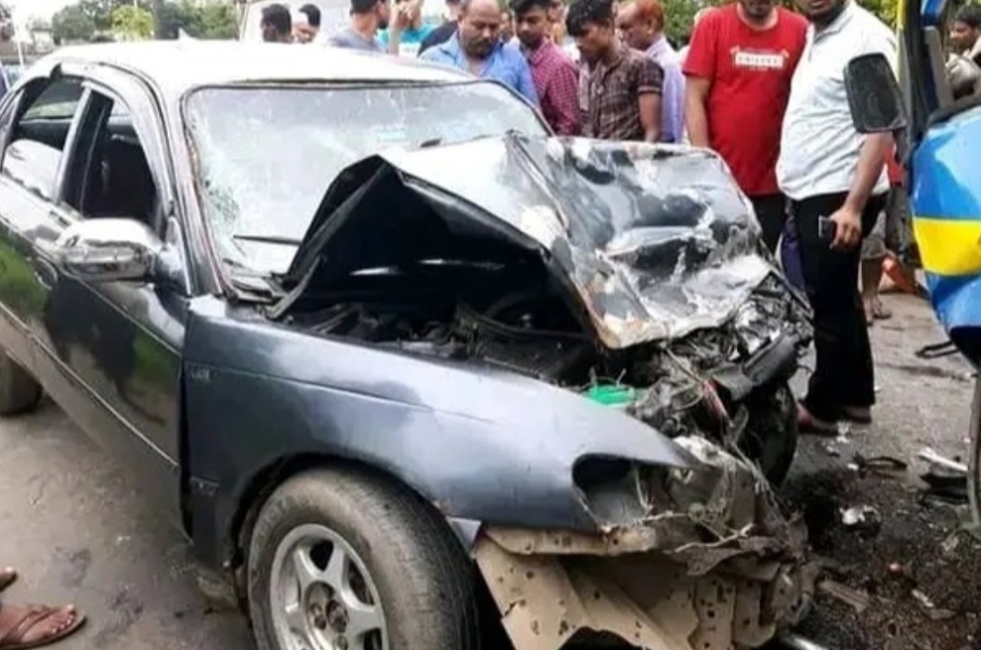 গোলাপগঞ্জে প্রাইভেটকার-ট্রাক মুখোমুখি সংঘর্ষ, নিহত ১