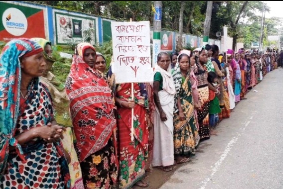মজুরি বৃদ্ধির দাবিতে কর্মবিরতিতে সিলেটের চা শ্রমিকরা