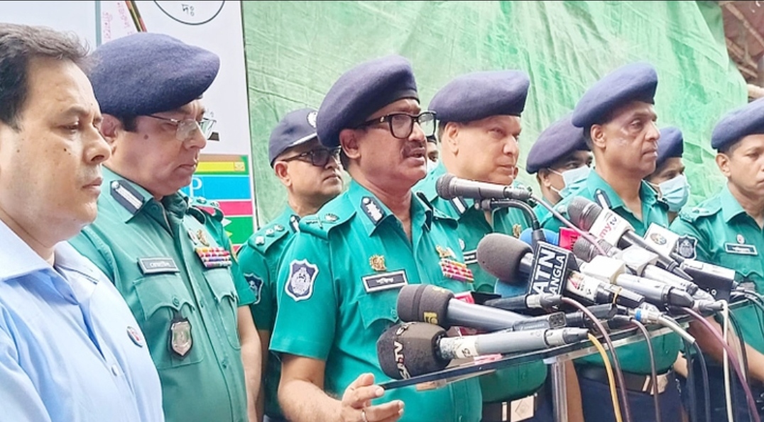 প্রকট নিরাপত্তা ঝুঁকিতে প্রধানমন্ত্রী : ডিএমপি কমিশনার