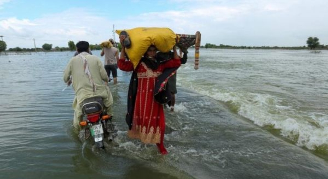 ভয়াবহ বন্যায় বিপর্যস্ত পাকিস্তান, মৃত সহস্রাধিক