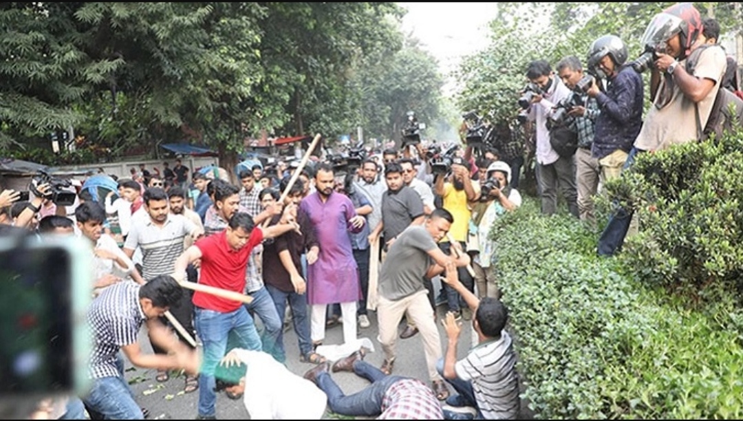 ঢাবিতে ছাত্রদলের ওপর হামলা, আহত ১০
