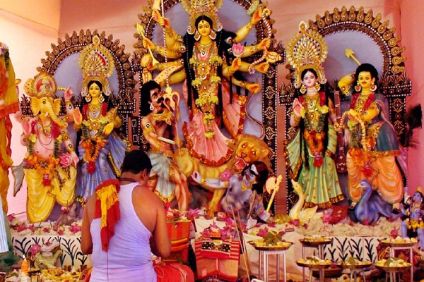 বিজয়া দশমী আজ, বিসর্জনে শেষ হবে পূজা