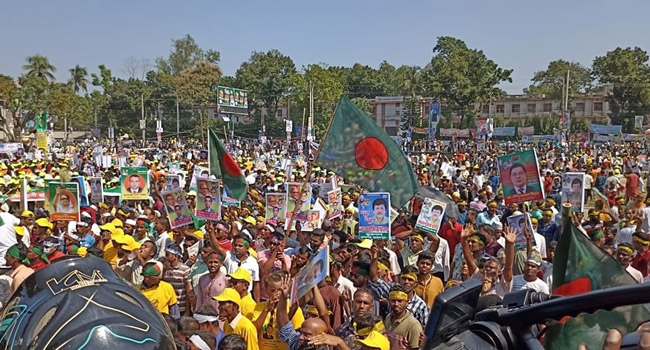 পুলিশের আটক-অভিযানের মুখেও খুলনায় নেতাকর্মীদের ঢল