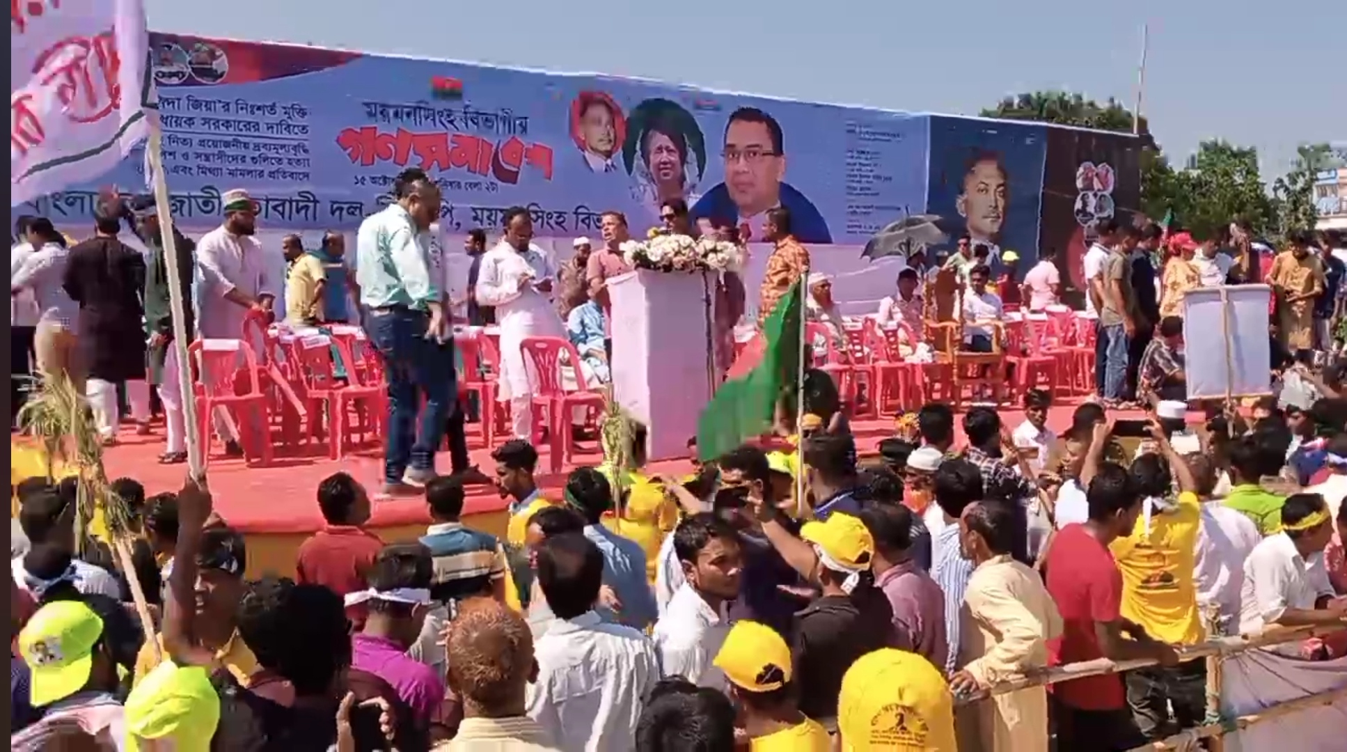 গণপরিবহন বন্ধ করেও সমাবেশমুখী নেতাকর্মীদের স্রোত থামানো যাচ্ছে না