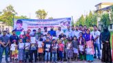 সুবিধাবঞ্চিত শিশুদের মাঝে সিকৃবির শিক্ষা উপকরণ বিতরণ