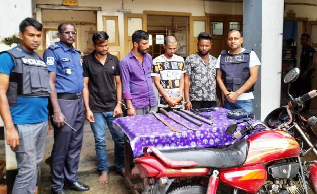গোলাপগঞ্জে ডাকাতির প্রস্তুতিকালে গ্রেপ্তার ৪