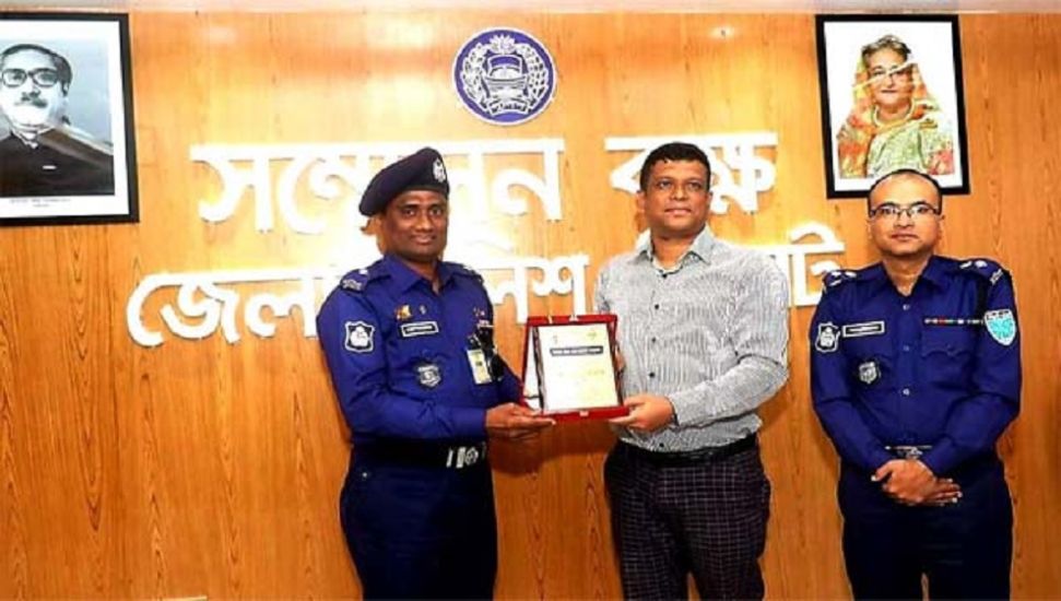 সিলেট জেলার শ্রেষ্ঠ ওসি মোশাররফ হোসেন