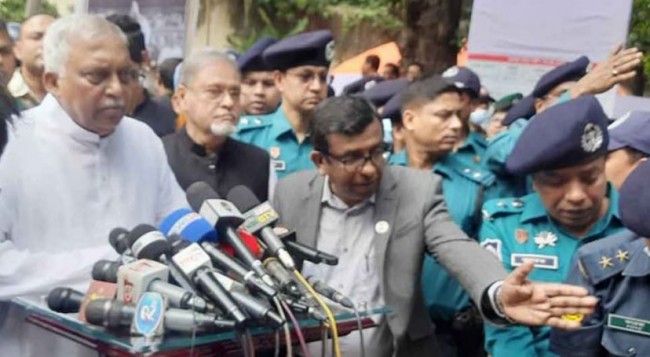 জেলহত্যা মামলার পলাতক আসামিদের দেশে ফিরিয়ে সাজা কার্যকর করা হবে : স্বরাষ্ট্রমন্ত্রী