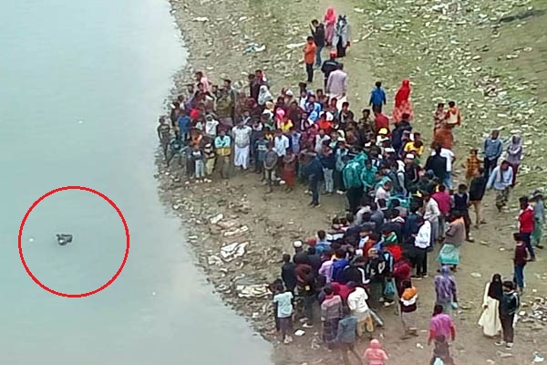কাজীর বাজার সেতুর নীচ থেকে বস্তাবন্দী লাশ উদ্ধার