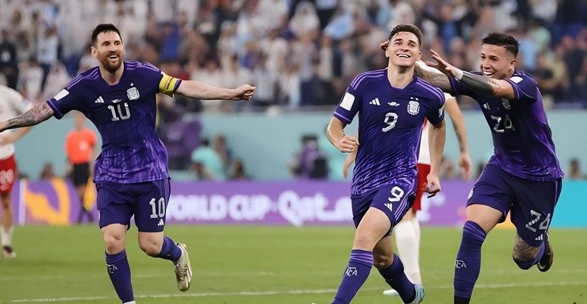 গ্রুপ চ্যাম্পিয়ন হয়ে শেষ ষোলতে আর্জেন্টিনা