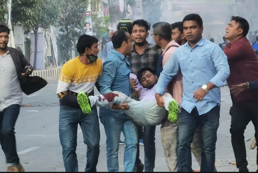 নয়াপল্টনে বিএনপি-পুলিশ সংঘর্ষ, নিহত ১