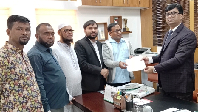 নদী ভাঙ্গন ও বন্যা সমস্যার সমাধানের দাবিতে স্মারকলিপি প্রদান