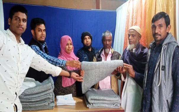 বিশ্বনাথে শীতার্তদের মাঝে কম্বল বিতরণ