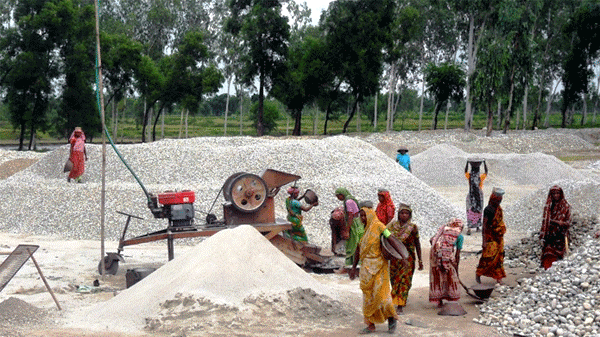 অপেক্ষায় সিলেটের ১০ লাখ পাথর শ্রমিক