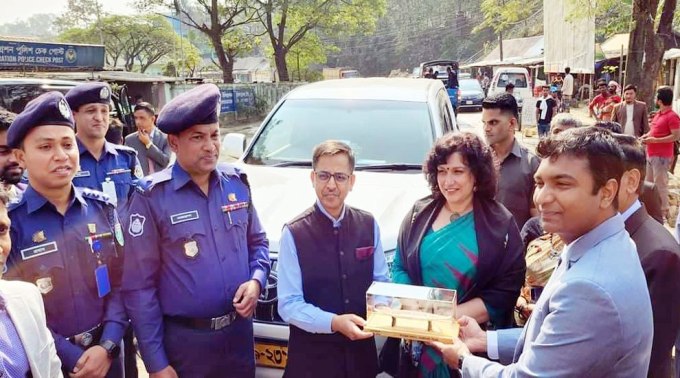 তামাবিল স্থলবন্দর পরিদর্শনে ভারতীয় হাই কমিশনার
