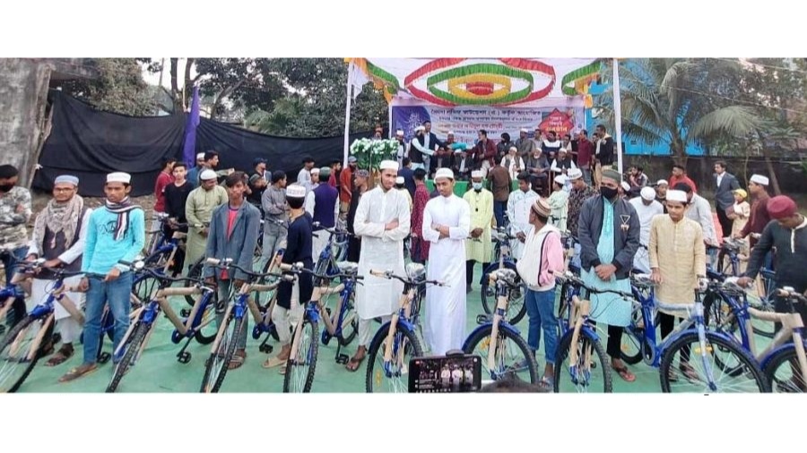 জামাতে নামাজ আদায়কারী ৭৮ শিশু-কিশোর পেল বাইসাইকেল