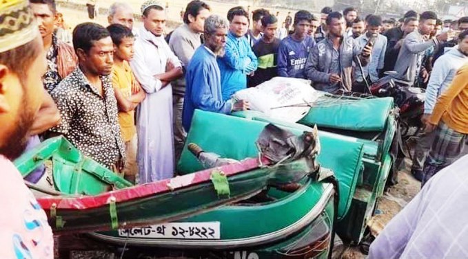 সিলেটে ট্রাকের ধাক্কায় অটোরিকশার চালকসহ নিহত ২